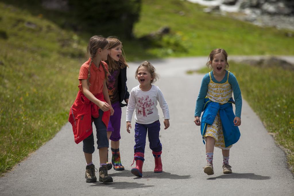 Familienhotel Mateera Gargellen / Montafon Exteriör bild